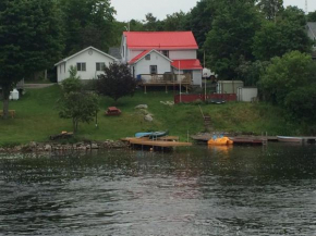 Balsam Lake Cottage 5 Bed room